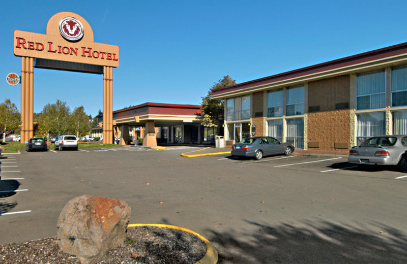 Exterior view of Red Lion Hotel Kelso/Longview.