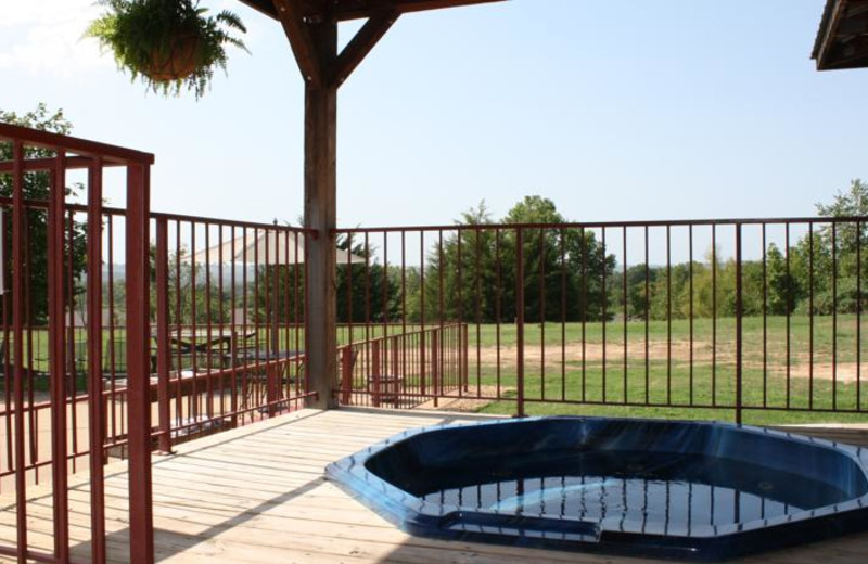 Hot tub at Outback Roadhouse Inn.