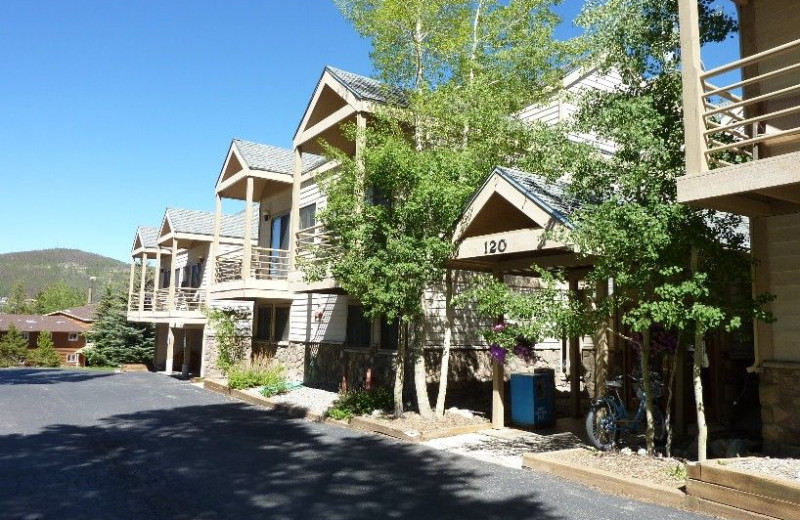 Rental exterior at Wildwood Suites.