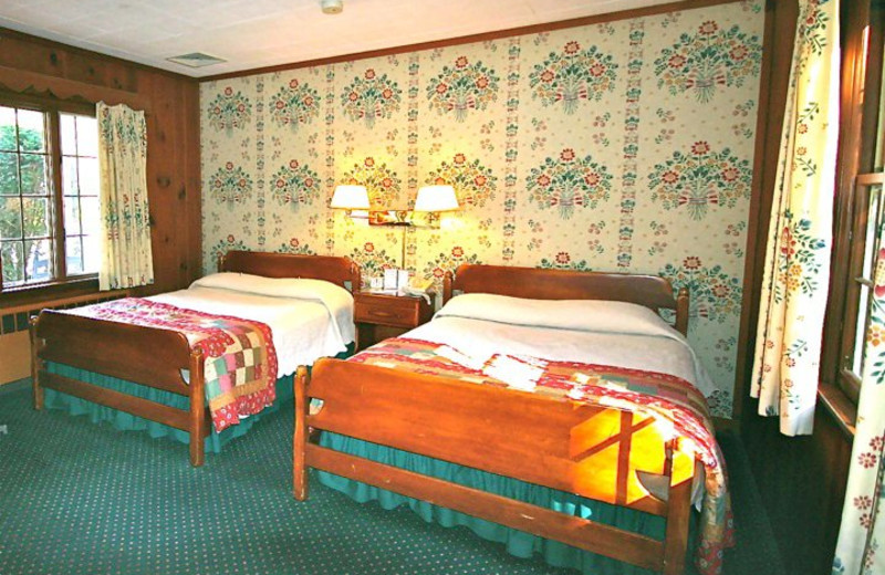 Two Queen Room at Brookside Country Motel