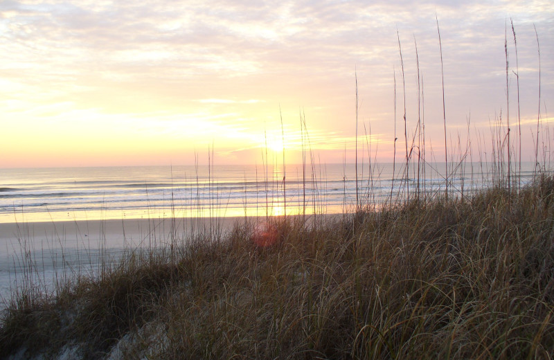 Beach at Beacher's Lodge Oceanfront Suites.