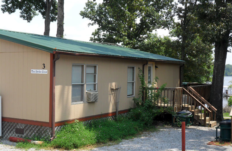 Exterior view of cottage at King Creek Resort & Marina.