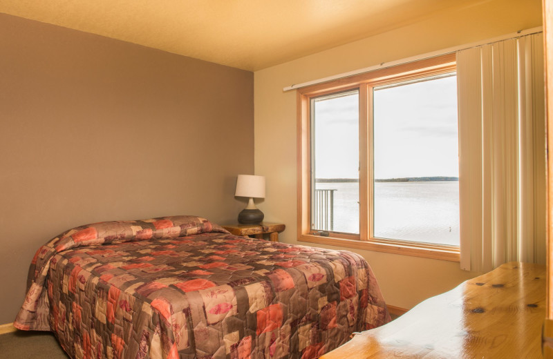 Guest bedroom at Hiawatha Beach Resort.