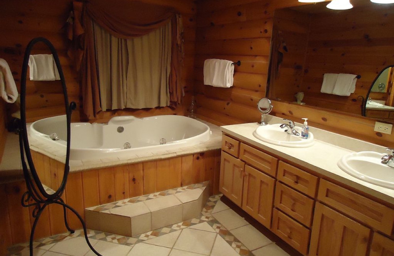 Cabin bathroom at Elk Ridge Ranch.