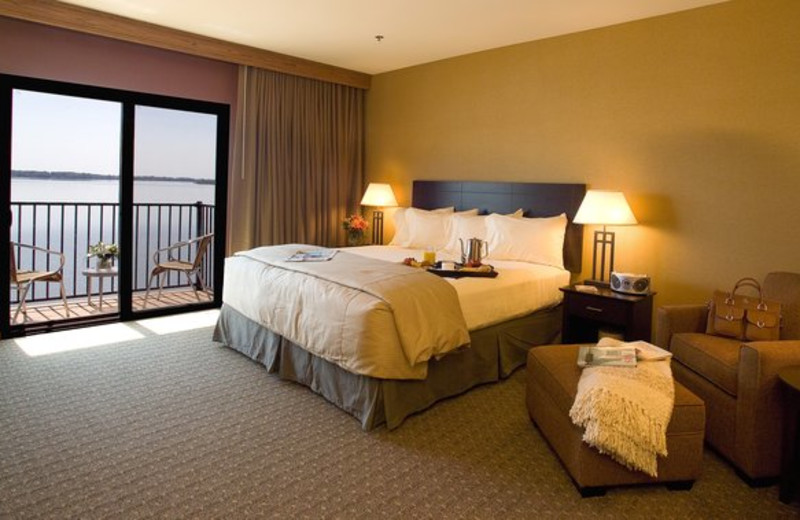 Guest room at Kings Pointe Resort.