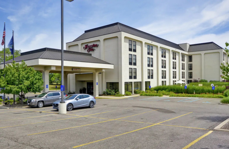 Exterior view of Hampton Inn Detroit-Northville.