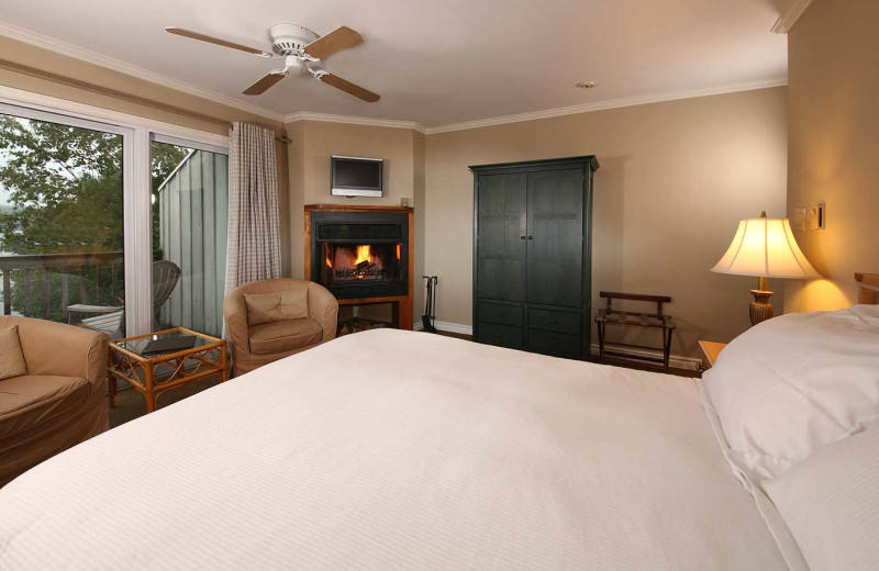 Guest room at Sir Sam's Inn & Spa.