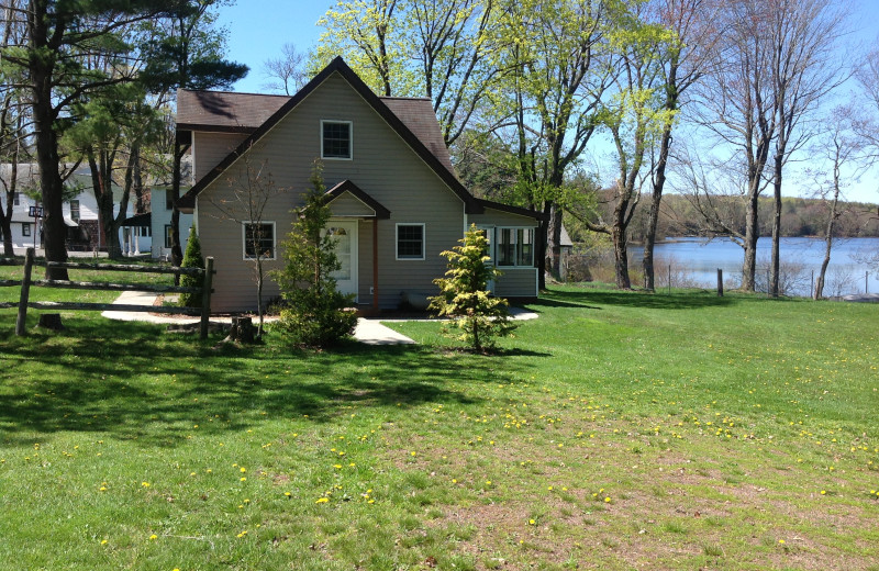 Lakefront guest house exterior at Central House Family Resort.