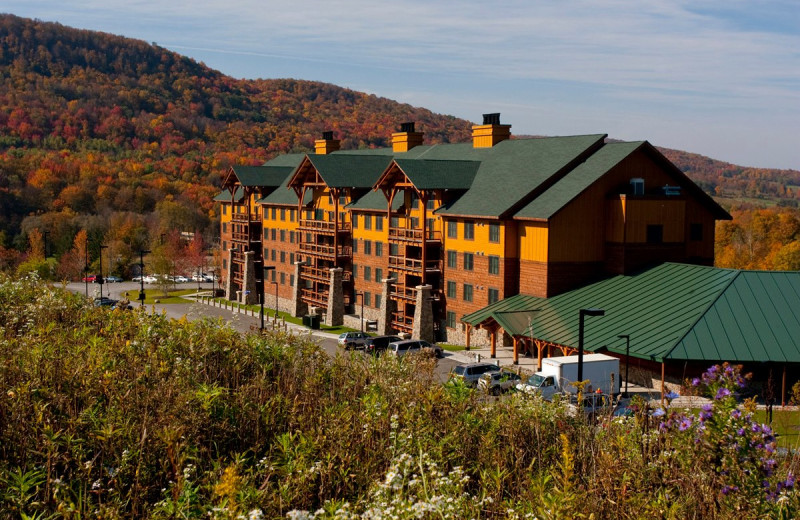 Exterior view of Hope Lake Lodge & Indoor Waterpark.