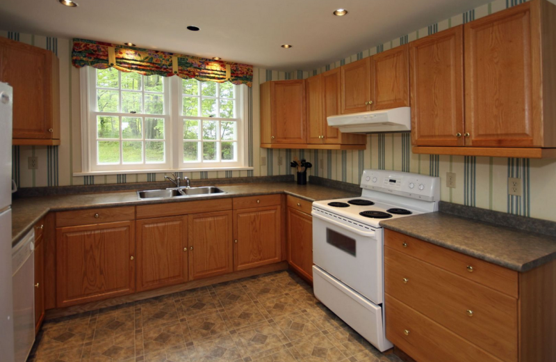 Cottage kitchen at Windermere House.