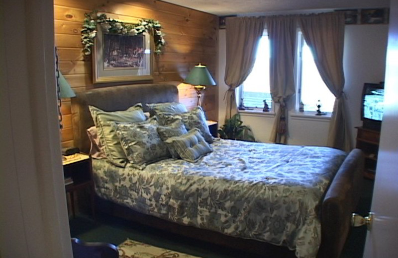 Guest room at The Vagabond Inn.