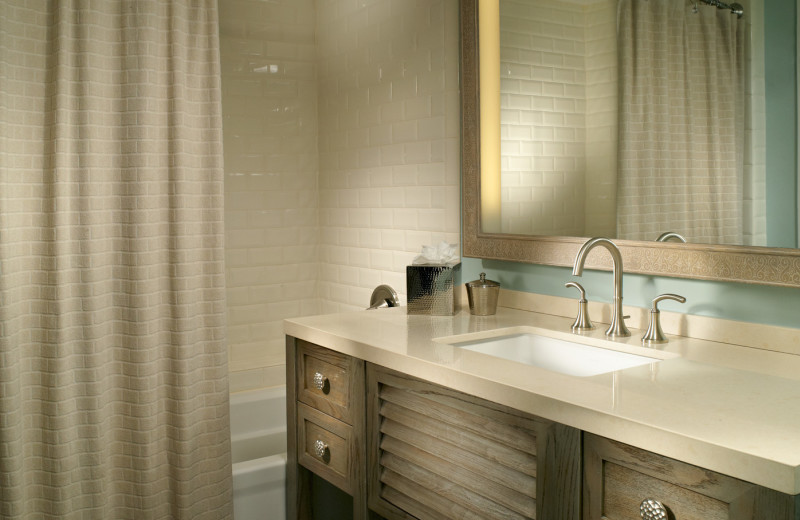 Guest bathroom at Omni Amelia Island Plantation.