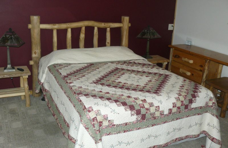 Rental bedroom at Sand County Service Company - Bluff View.