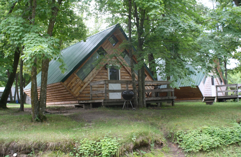 Cabin exterior at Golden Eagle Vacationland.