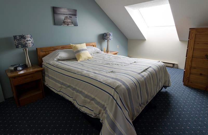 Guest bedroom at Black Bear Lodge.