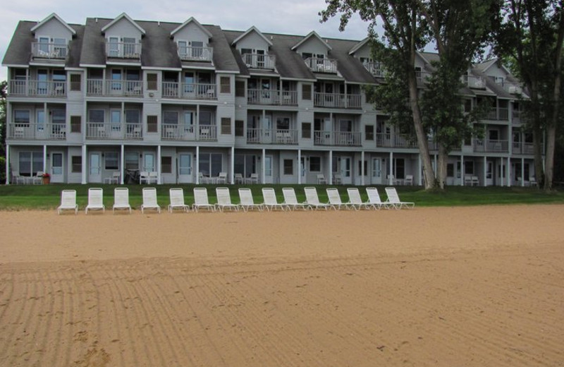 Exterior view of North Shore Inn.