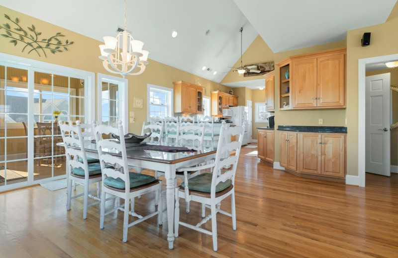 Rental kitchen at Pirate's Cove Realty.