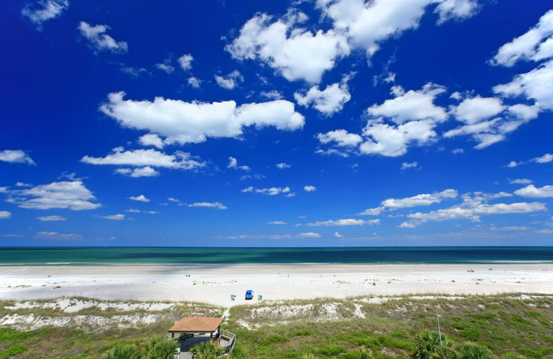 Beautiful ocean at Holiday Isle Oceanfront Resort. 