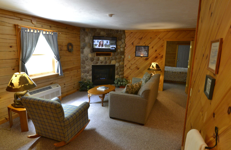 Guest living room at The New England Inn & Lodge.