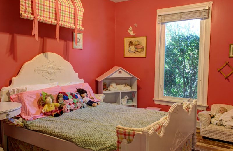 Cabin kid's room at Georgia Mountain Rentals.