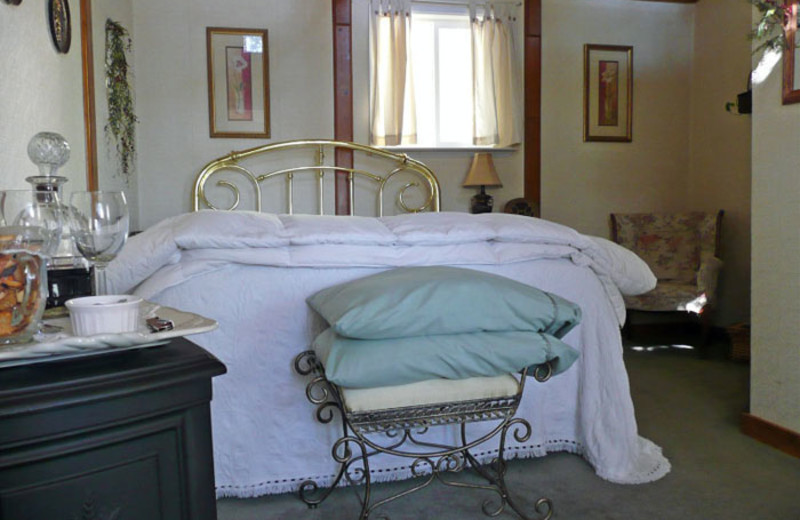 Guest room at Harlan House.