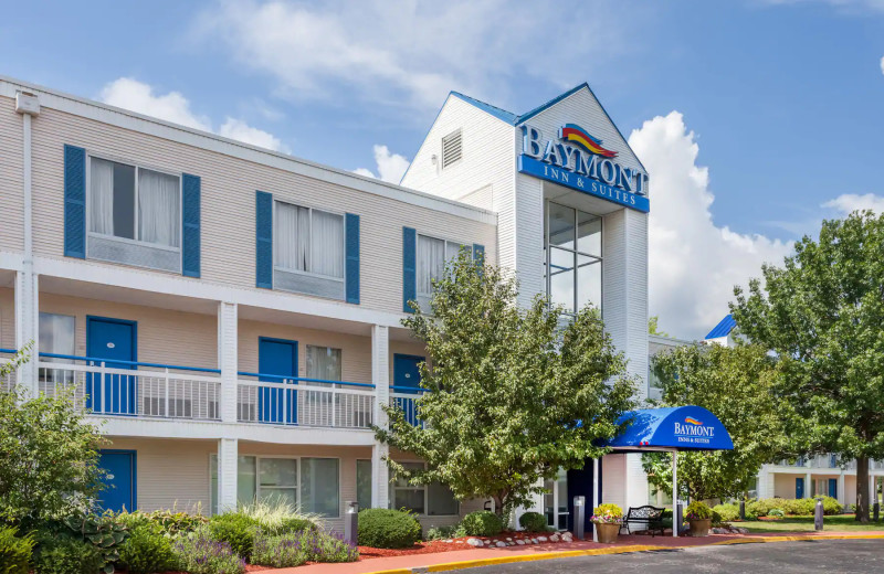 Exterior view of Baymont Inn and Suites Peoria.