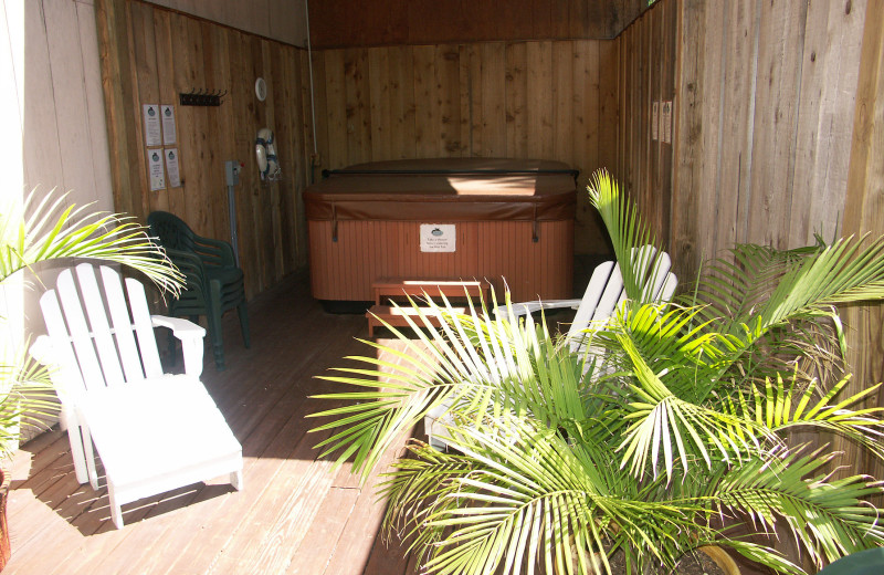 Hot tub at The Lookout Lodge.