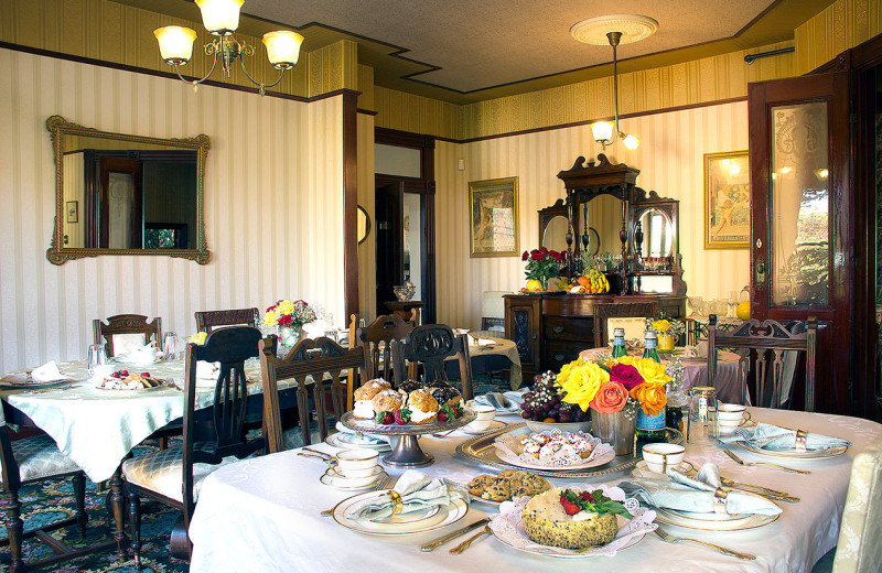 Dining at Gingerbread Mansion Inn.