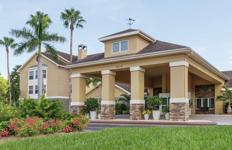 Exterior view of Homewood Suites by Hilton Ft. Myers.