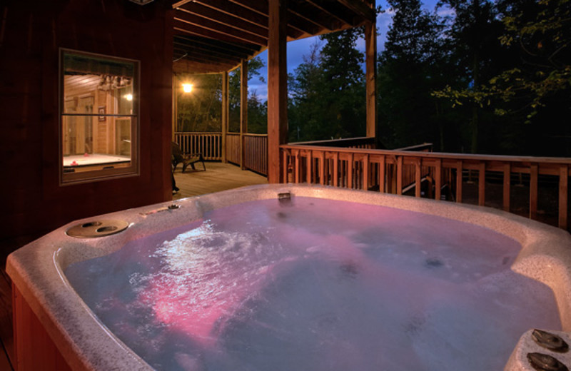 Cabin hot tub at Timber Tops Luxury Cabin Rentals.