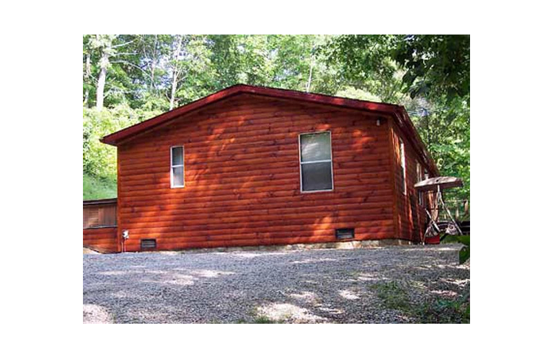 Cabin exterior at Hocking Hills Cozy Cabins.