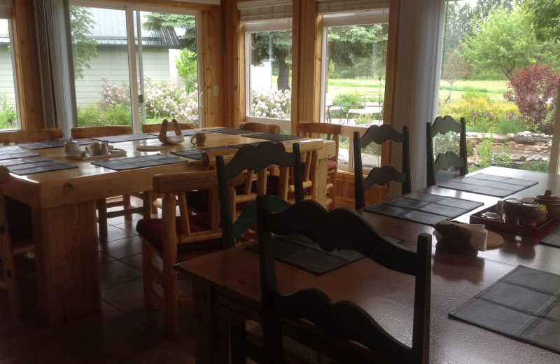 Dining room at Bad Rock Bed