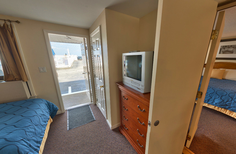 Guest room at Sands by the Sea.