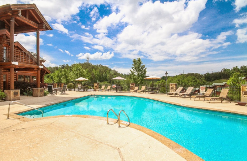 Outdoor pool at Golfview Vacation Rentals.