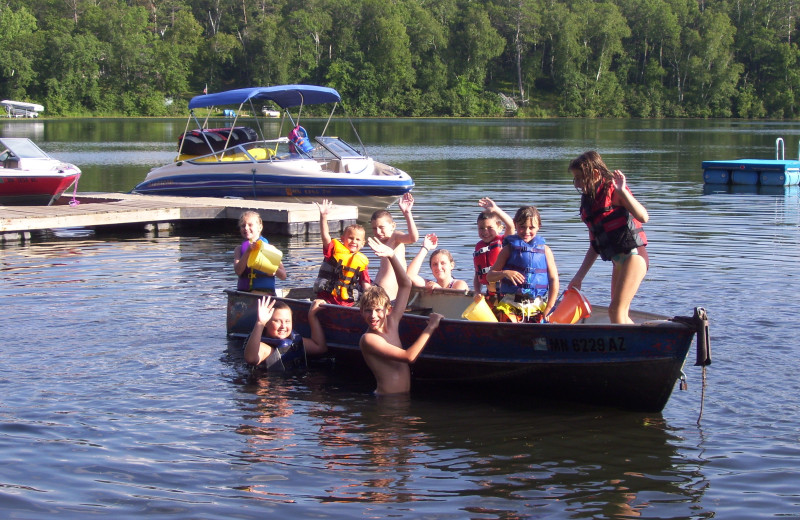 Boating at Shady Hollow Resort and Campground.