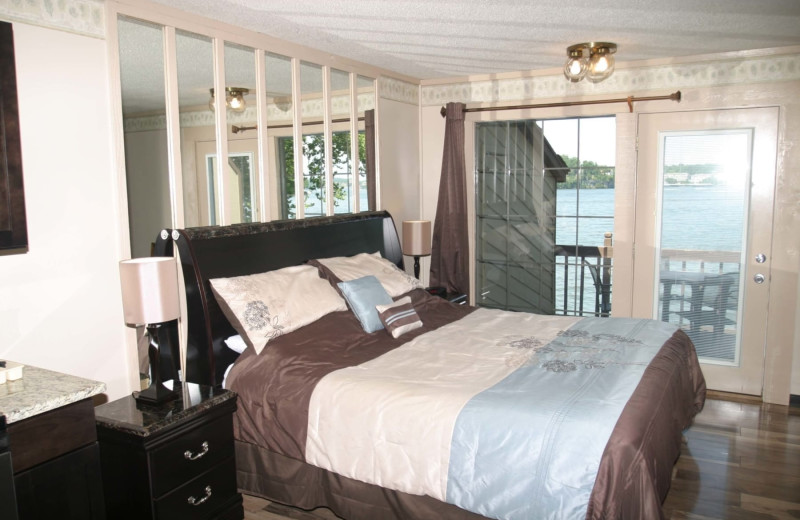 Guest bedroom at Lakeview Resort - Lake of the Ozarks.