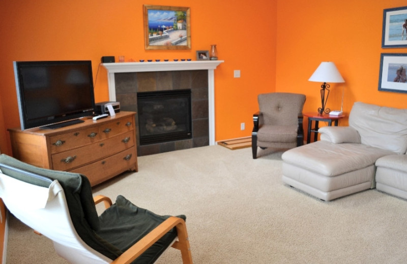 Living room at Beachhouse Vacation Rentals.