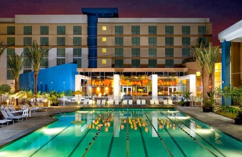 Outdoor pool at Renaissance ClubSport Aliso Viejo.