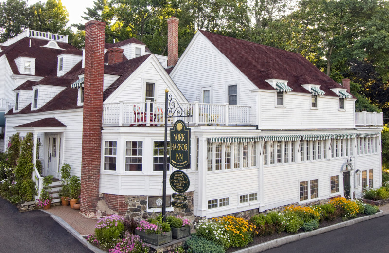 Exterior view of York Harbor Inn.