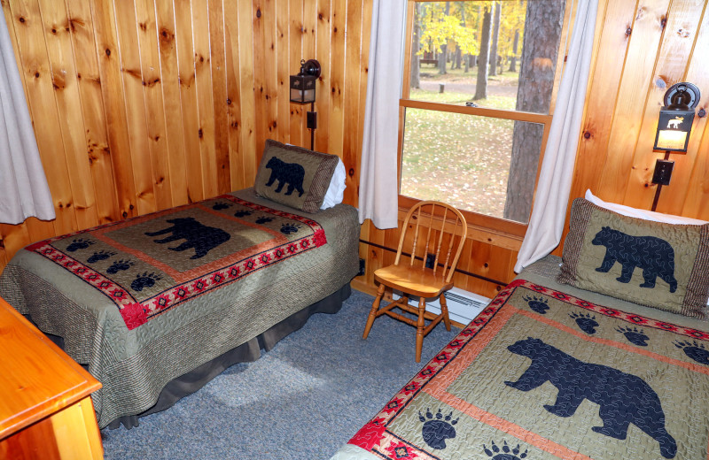 Cabin bedroom at Timber Bay Lodge & Houseboats.