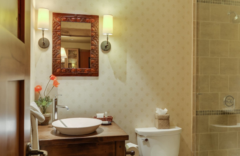 Guest bathroom at Teton Springs Lodge.