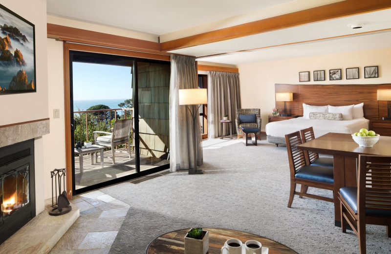 Guest room at Hyatt-Highlands Inn Park.