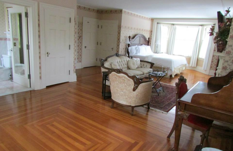 Guest room at Pumpelly House Bed 