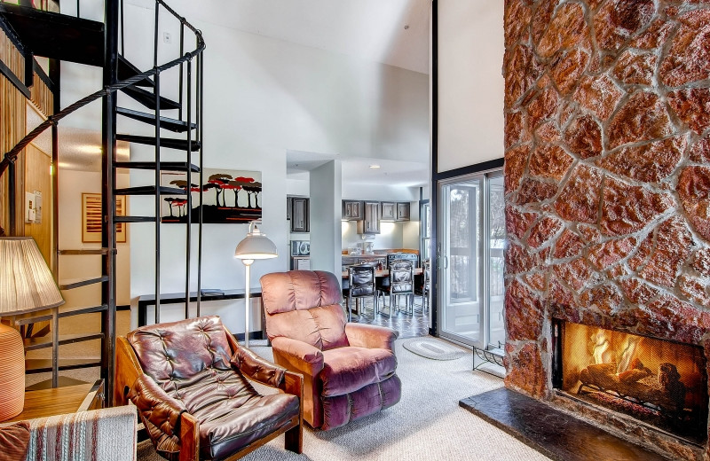 Rental living room at Mtn Managers Lodging.