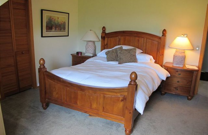 Guest bedroom at Highridge Condominiums.