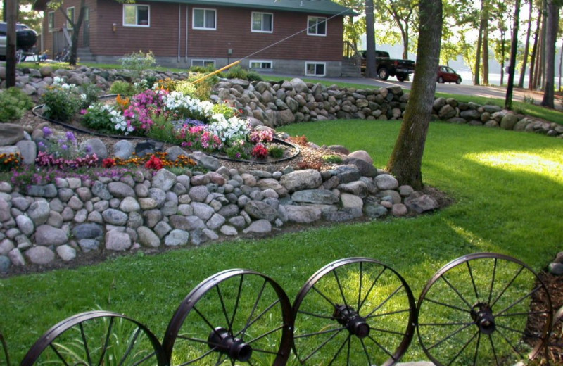 Lodge landscape at Isle O' Dreams Lodge.