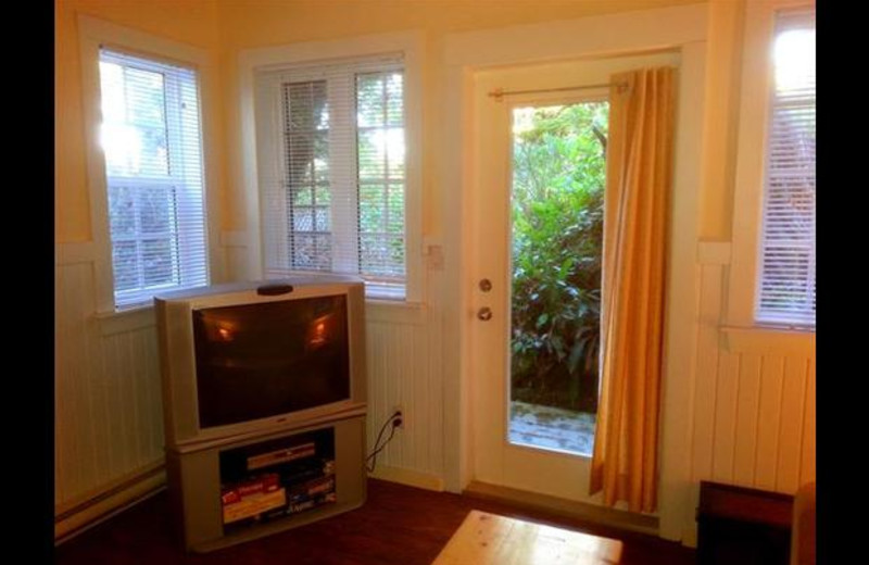 Lounge at Sutton Cottage.