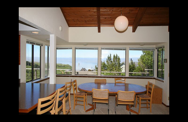 Rental dining room at Irish Beach Rental Agency.