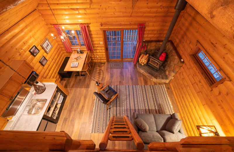 Guest living room at Baker Creek Mountain Resort.