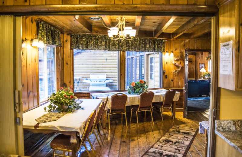 Dining room at Alpine Forest Lodge.